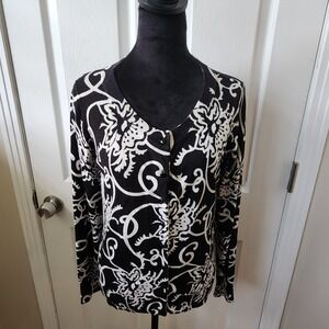 Eyn Black and White Button Front Cardigan In Size Small